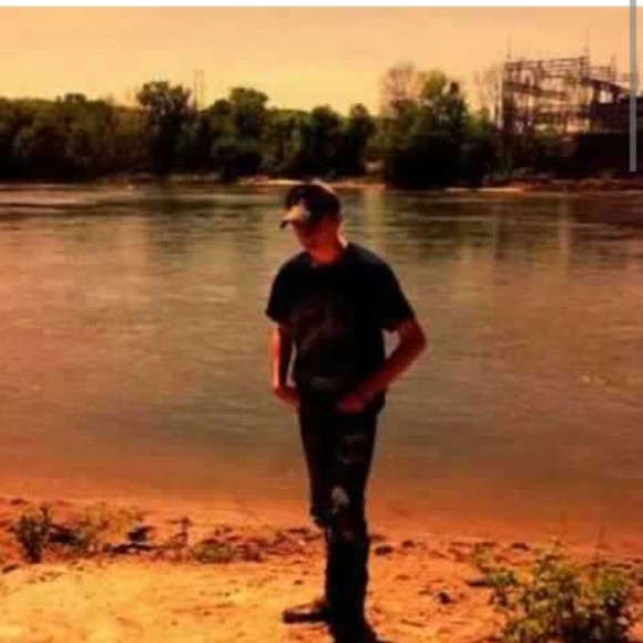 Meet your Posher, Andrew - Picture 1 of 1